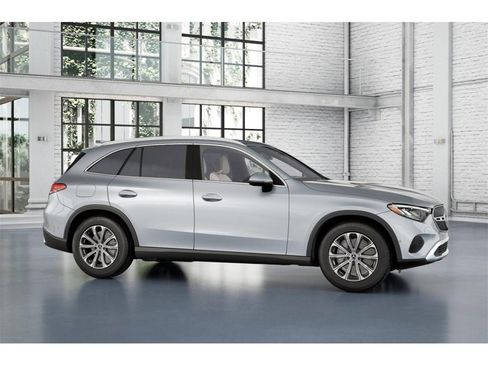 New 2025 Mercedes-Benz GLC 300 4MATIC image 14