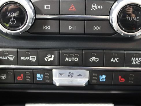 Used 2025 Ford F150 Platinum w/ FX4 Off-Road Package AWD/4WD image 75