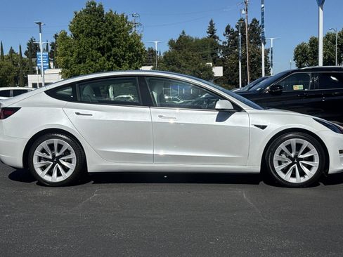 Used 2023 Tesla Model 3 Standard Range RWD image 7
