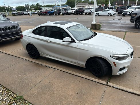 Used 2017 BMW 230i xDrive Coupe AWD/4WD image 4