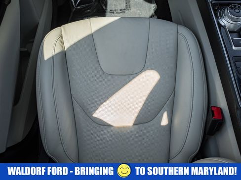 Certified 2020 Ford Edge Titanium w/ Equipment Group 301A AWD/4WD image 31