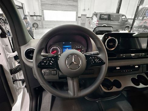 Used 2026 Mercedes-Benz Sprinter 2500 image 12
