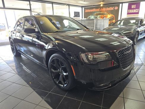 Used 2021 Chrysler 300 S image 3