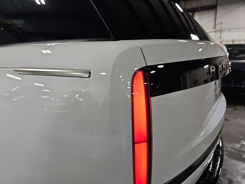 Used 2025 Land Rover Range Rover SE image 37