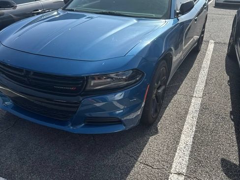 Used 2021 Dodge Charger SXT w/ Blacktop Package RWD image 4