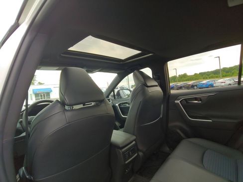 Used 2024 Toyota RAV4 XSE AWD/4WD image 27