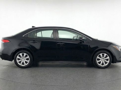 Used 2025 Toyota Corolla LE FWD image 11