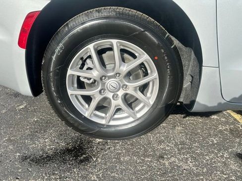New 2026 Chrysler Pacifica Select FWD image 14