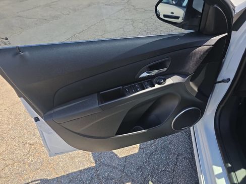 Used 2015 Chevrolet Cruze LTZ w/ Sun, Sound and Sport Package FWD image 8