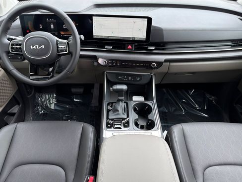 New 2026 Kia Carnival EX FWD image 11