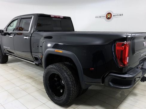Used 2022 GMC Sierra 3500 Denali image 4