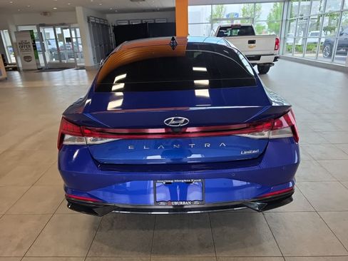Used 2023 Hyundai Elantra Limited FWD image 9
