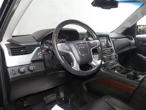 Used 2018 GMC Yukon SLT AWD/4WD image 24