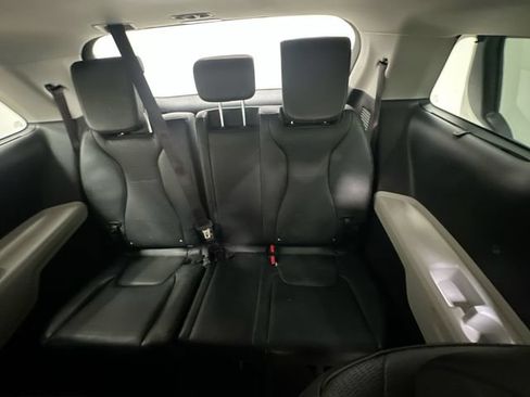 Used 2024 Kia Carnival SX Prestige FWD image 27