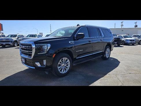 Used 2023 GMC Yukon XL SLT image 7