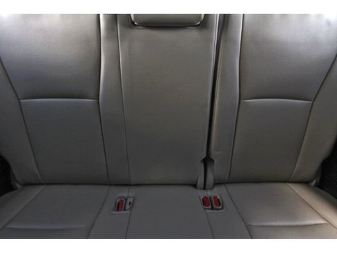 Used 2022 Toyota Highlander XLE FWD image 16