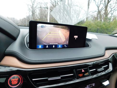 Used 2024 Acura MDX SH-AWD w/ Technology Package image 7