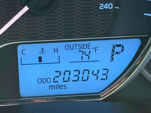 Used 2014 Toyota Corolla LE image 28