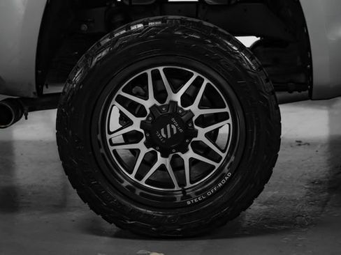 Used 2019 Toyota Tundra SR5 w/ SR5 Upgrade Package AWD/4WD image 47