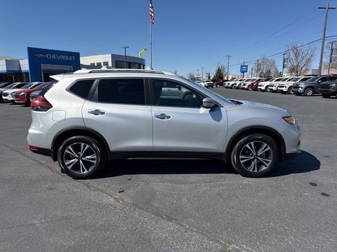 Used 2020 Nissan Rogue SV w/ Premium Package image 8
