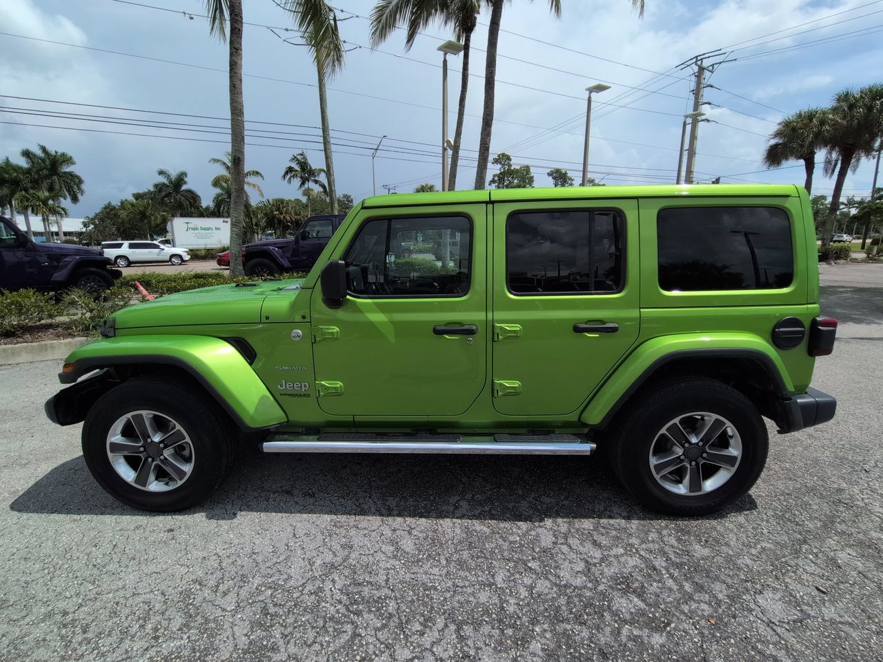 Used 2019 Jeep Wrangler Unlimited Sahara AWD/4WD image 8
