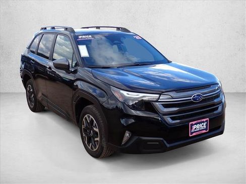 Used 2025 Subaru Forester Premium AWD/4WD image 6