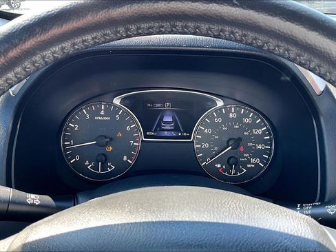 Used 2019 Nissan Pathfinder SL AWD/4WD image 21