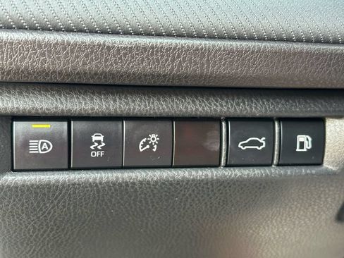 Used 2025 Toyota Camry SE FWD image 24