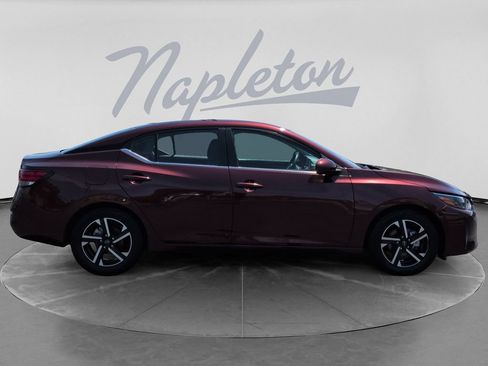 Used 2024 Nissan Sentra SV FWD image 9