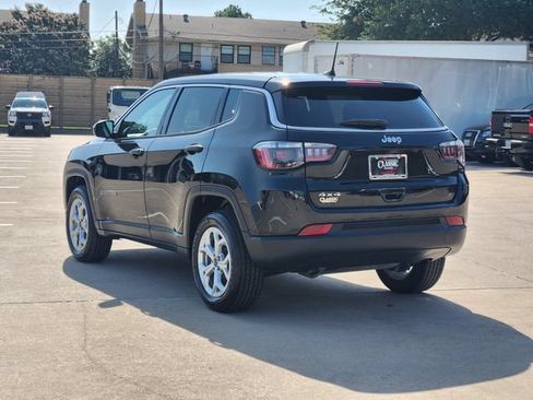 Used 2025 Jeep Compass Sport w/ Mopar Graphics Package AWD/4WD image 3