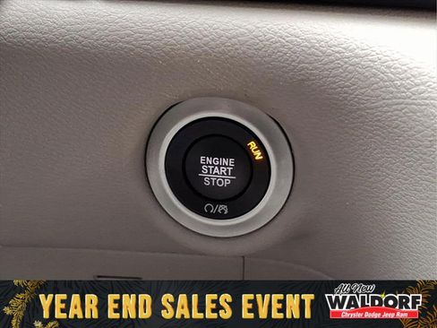 Used 2023 Chrysler Pacifica Touring-L image 22