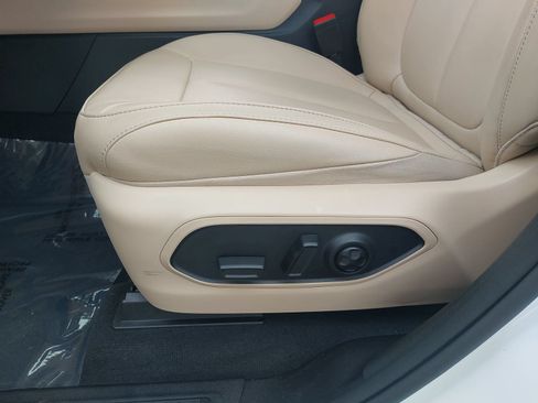 Used 2024 Jeep Grand Cherokee Limited w/ Black Appearance Package RWD image 30