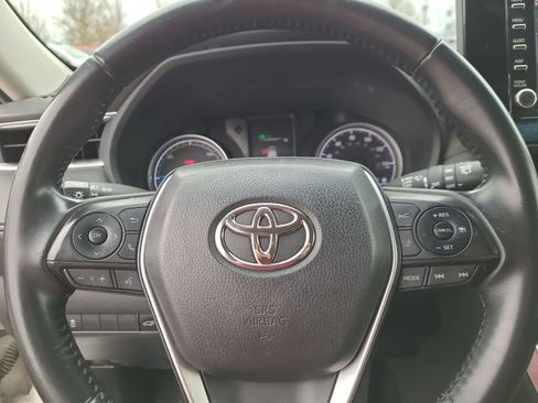Used 2021 Toyota Venza LE image 23