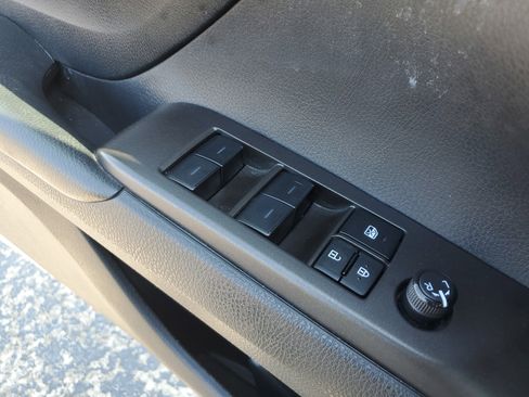 Used 2024 Toyota Camry SE image 30