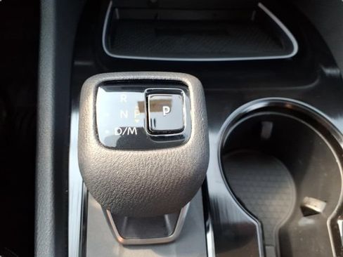Certified 2025 Nissan Rogue SL w/ Tech Package FWD image 22