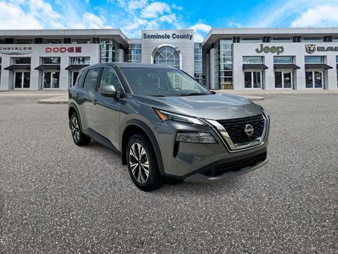 Used 2023 Nissan Rogue SV FWD image 2