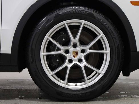 New 2026 Porsche Cayenne Coupe AWD/4WD image 12