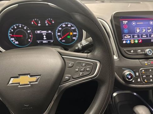 Used 2022 Chevrolet Malibu LT image 38