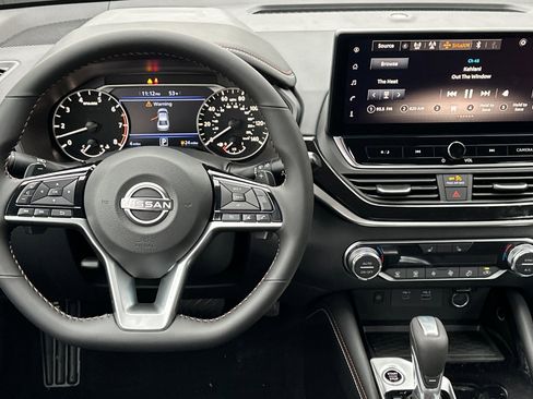 New 2025 Nissan Altima 2.5 SR image 14