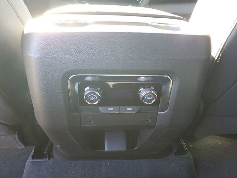 New 2026 Chevrolet Suburban LS image 11