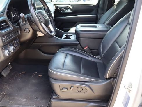 Used 2021 GMC Yukon SLT w/ Rear Media and Nav Package RWD image 17