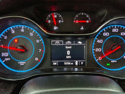 Used 2017 Chevrolet Cruze LT image 18