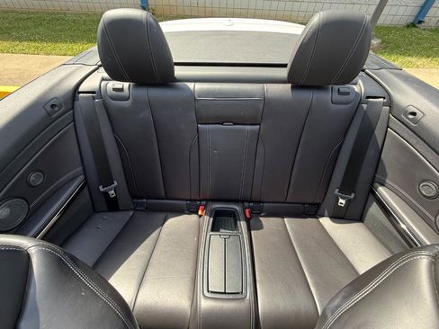 Used 2017 BMW M4 Convertible RWD image 19