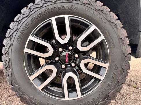 Used 2025 GMC Sierra 1500 AT4 AWD/4WD image 38
