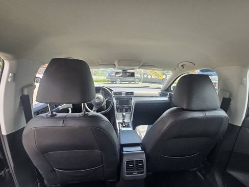Used 2013 Volkswagen Passat 2.5 SE FWD image 22