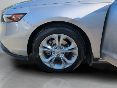 Certified 2023 Honda Accord LX image 32