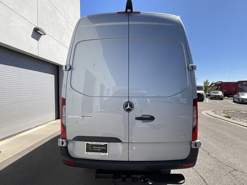 Used 2025 Mercedes-Benz Sprinter 2500 image 12