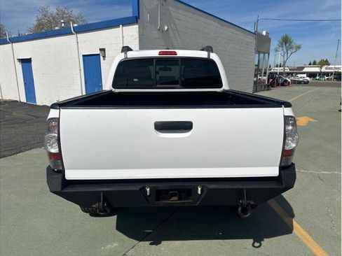 Used 2011 Toyota Tacoma 4x4 Double Cab w/ TRD Off-Road Pkg w/JBL Audio image 7