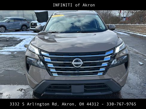 Used 2025 Nissan Rogue SV w/ SV Premium Package image 19