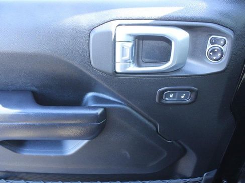 Used 2020 Jeep Wrangler Sport AWD/4WD image 10